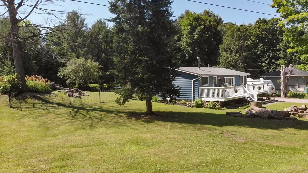 Selwyn, ON K0L 2H0,1545 Westview CRES