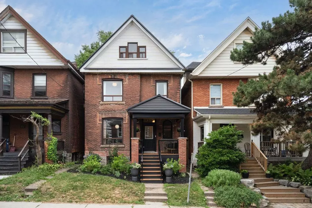Hamilton, ON L8R 2X5,49 Ray ST N