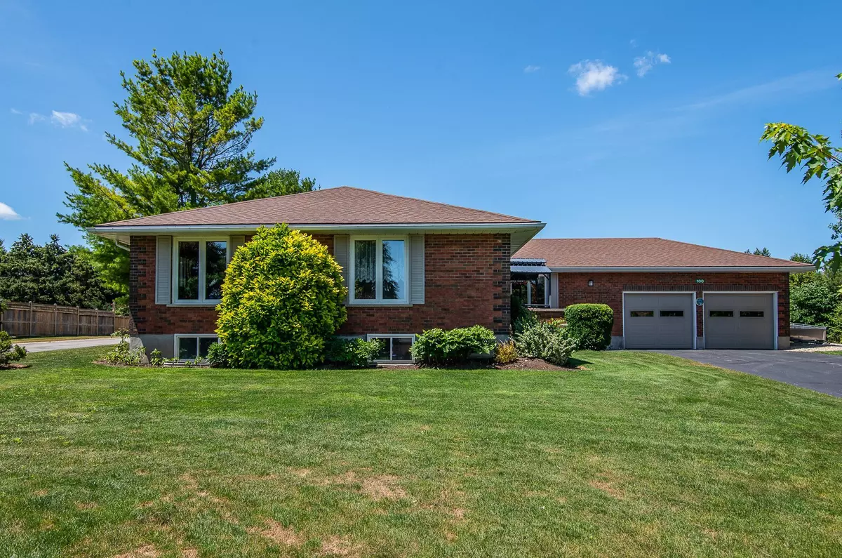 Perth East, ON N0K 1X0,100 Red Maple LN