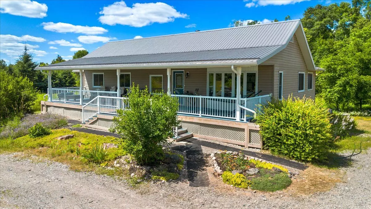 Madoc, ON K0K 2K0,107031 Hwy 7 HWY