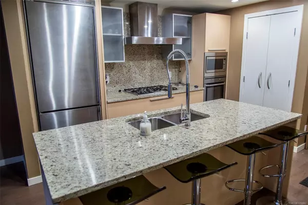 Victoria, BC V8W 0A9,707 Courtney St #1003