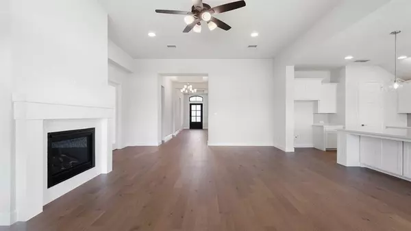 Fort Worth, TX 76179,7337 Saker Street