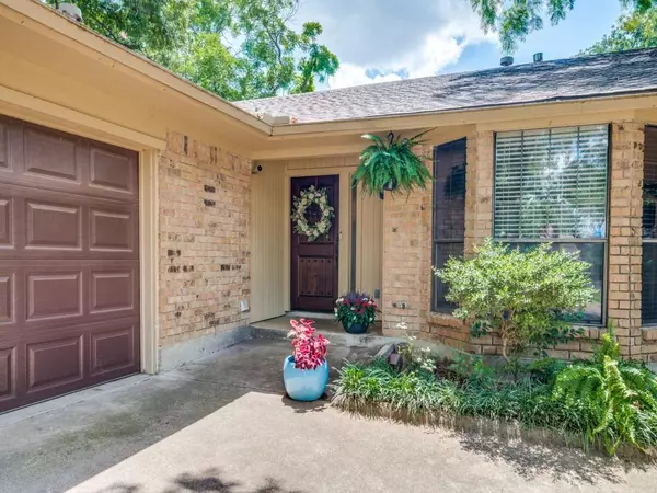 Arlington, TX 76013,2206 Shady View Court