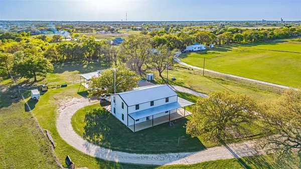 Tolar, TX 76476,476 Riley Lane