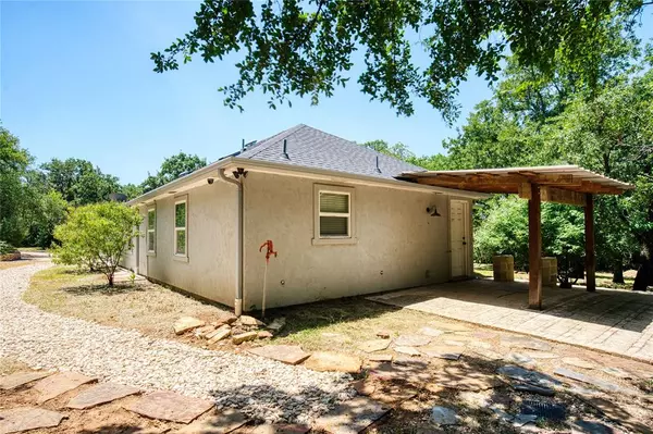 Kennedale, TX 76060,420 North Road