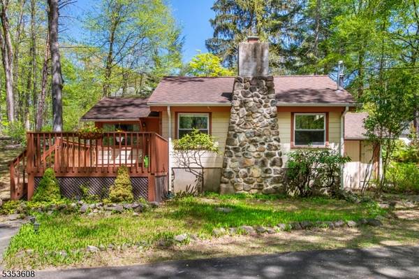 84 Lee Hill Rd, Byram Twp., NJ 07821