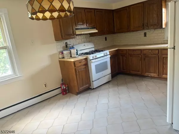 96 S Main St, Lodi Boro, NJ 07644