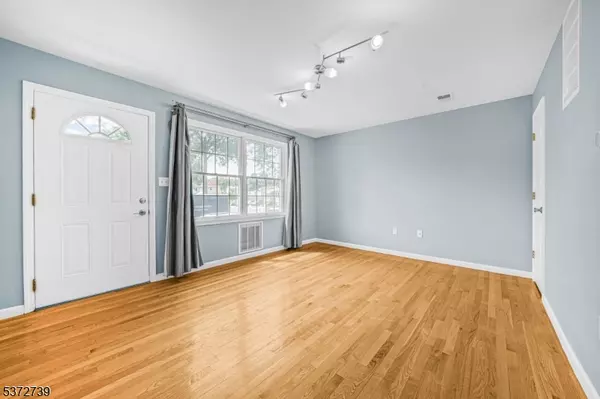 Elmwood Park Boro, NJ 07407,23 West St