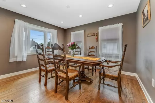 Manville Boro, NJ 08835,152 S 20th Avenue