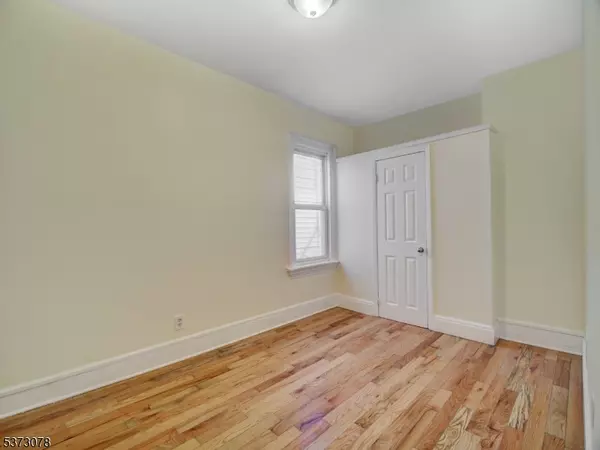 Newark City, NJ 07107,16 N 9Th St #1