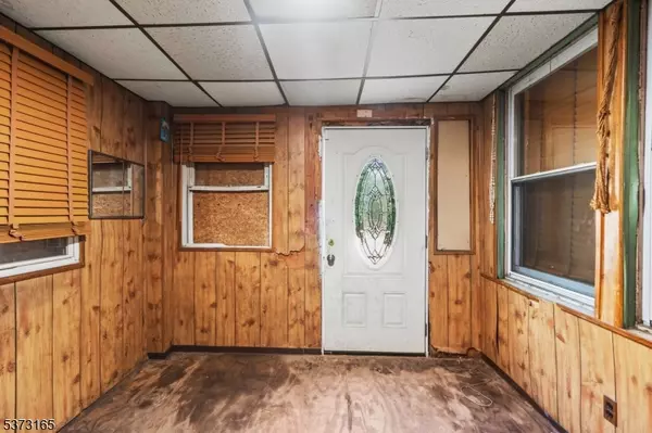Newark City, NJ 07106,87 Pine Grove Ter