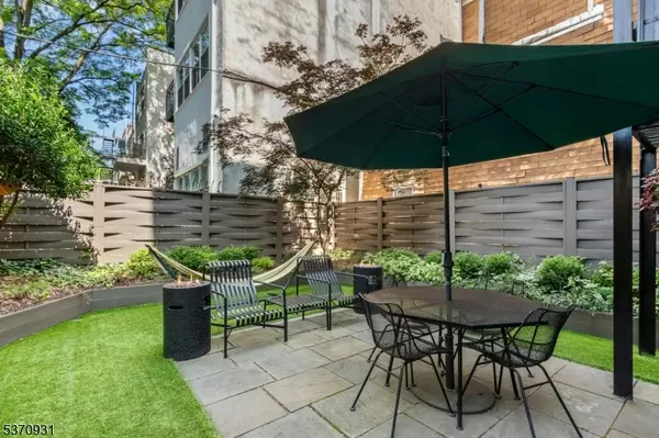 267 Grove St Apt 1R, Jersey City, NJ 07302