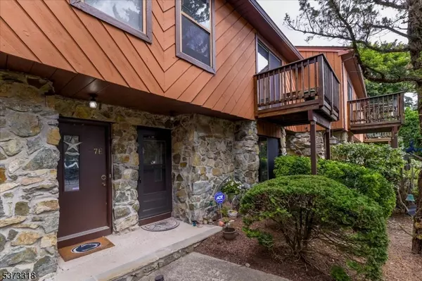 7F Brookside Hts #F, Wanaque Boro, NJ 07465