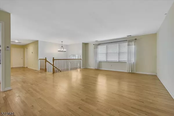Berkeley Heights Twp., NJ 07922,43 Kuntz Avenue