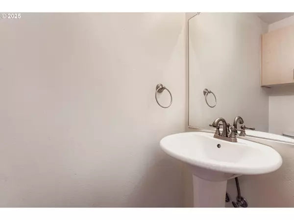 Portland, OR 97233,20 SE 172ND AVE #118