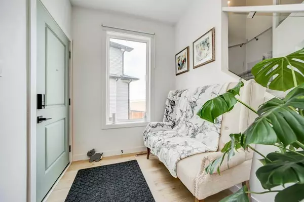 Lethbridge, AB T1J 5V5,1170 Pacific CIR W