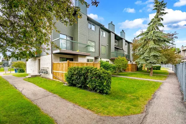 2511 38 ST Northeast #42, Calgary, AB T1Y 4M7