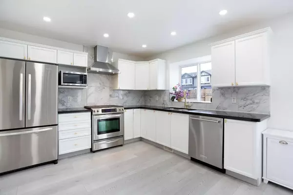 Airdrie, AB T4B 0K5,209 Luxstone RD Southwest