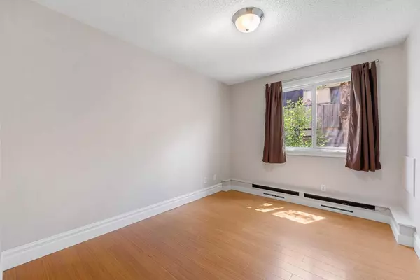 Calgary, AB T3B 2M3,4619 73 ST Northwest #104