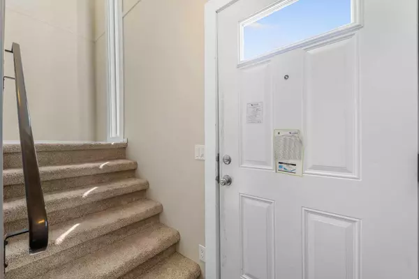 Calgary, AB T2W 2P2,13104 Elbow DR SW #101