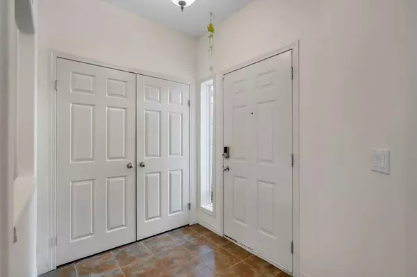 Calgary, AB T3G 5B1,121 Rockbluff PL Northwest