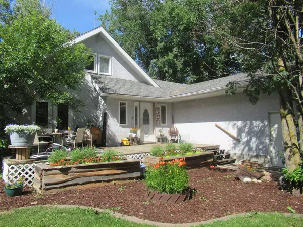 39316 Highway 766, Rural Lacombe County, AB T0M 0X0