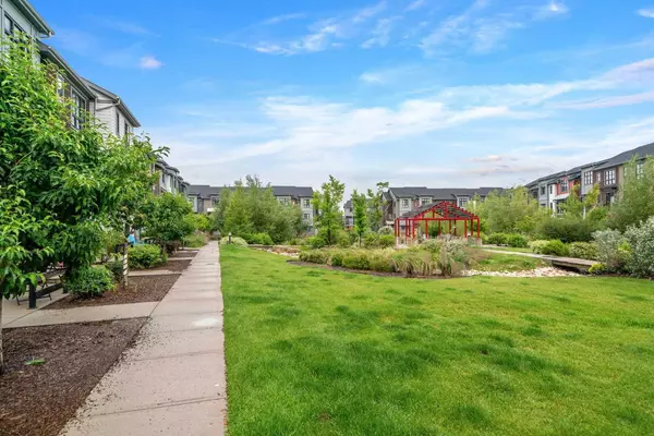 Calgary, AB T2X 4C4,14 Walden PATH Southeast