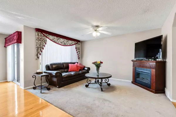 Calgary, AB T1Y 7G8,351 Los Alamos PL Northeast
