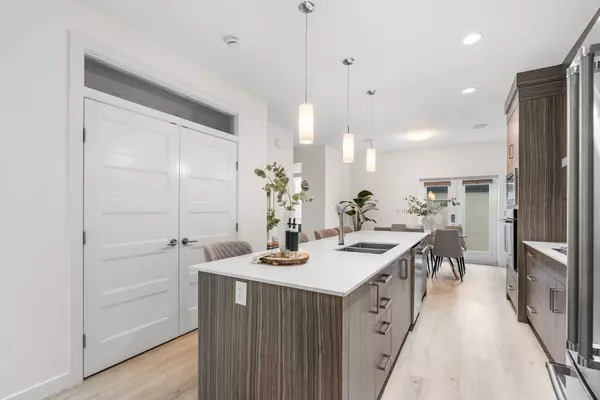 Calgary, AB T2E 0Z1,308 11 AVE NE #1