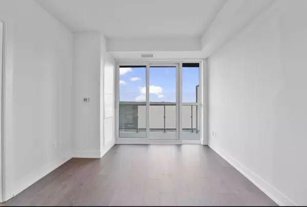 Oshawa, ON L1L 0R5,2550 Simcoe ST N #2112