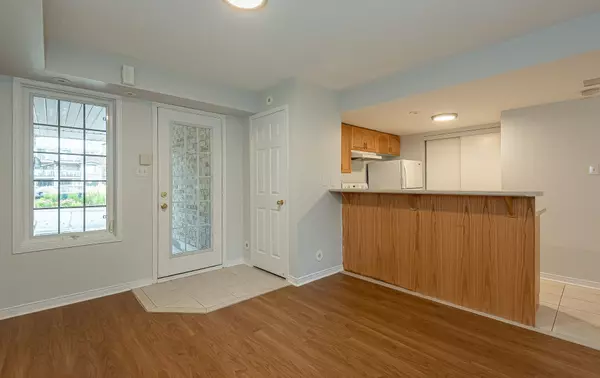 Toronto E11, ON M1B 6C8,200 Mclevin AVE #82