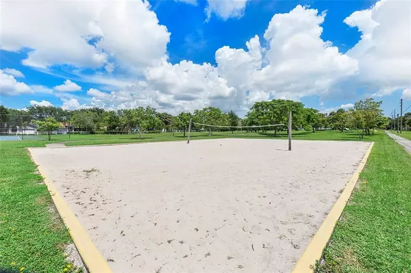 Coral Springs, FL 33065,4277 NW 89th Ave #206