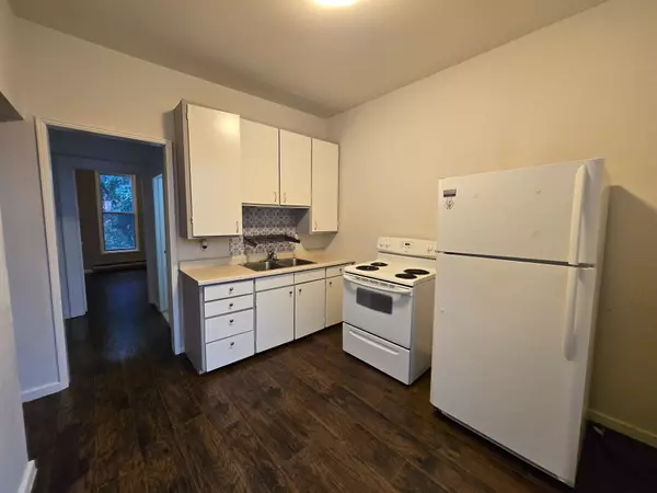 New Tecumseth, ON L0G 1M0,16 Centre ST #B