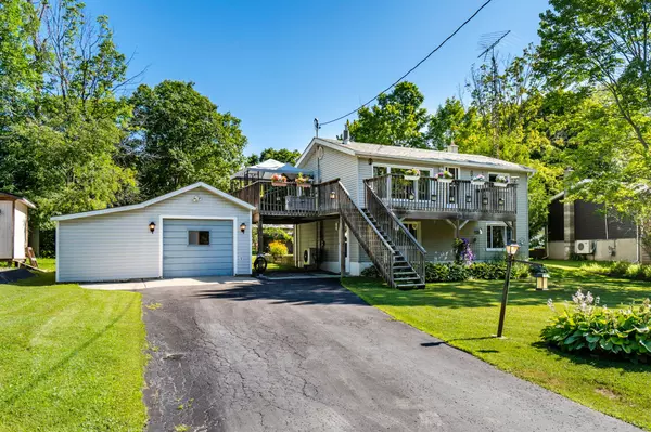 Tiny, ON L9M 0B3,18 Sarna DR