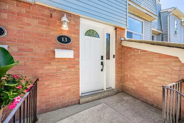 Mississauga, ON L5H 3V2,1055 Shawnmarr RD #13