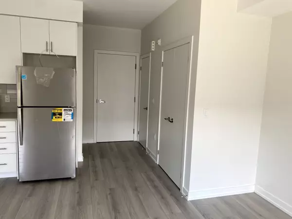 Mississauga, ON L5L 0C1,3538 Colonial DR #8