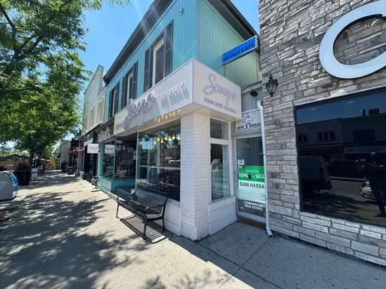 82 Lakeshore RD E #Upper Level, Mississauga, ON L5G 1E1
