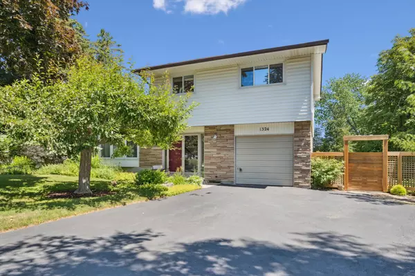 1324 Elgin CRES, Oakville, ON L6H 2J7