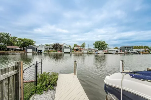 Norfolk, ON N0E 1M0,20 Dickinson AVE