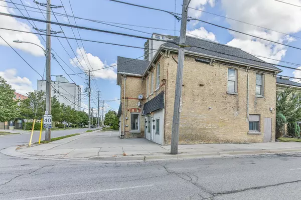London East, ON N6B 2V9,330 BURWELL ST