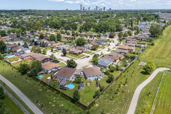 Niagara Falls, ON L2G 7M1,7709 Ronnie CRES