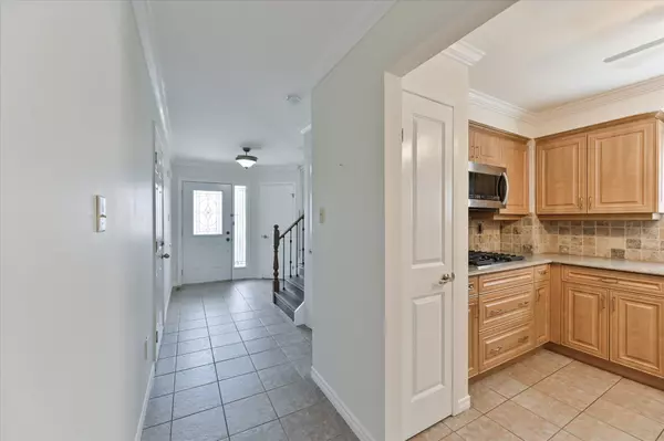 Hamilton, ON L8V 4V2,378 East 24th ST