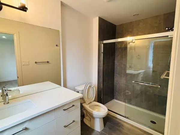 St. Thomas, ON N5R 4X6,116 Fairview AVE #3