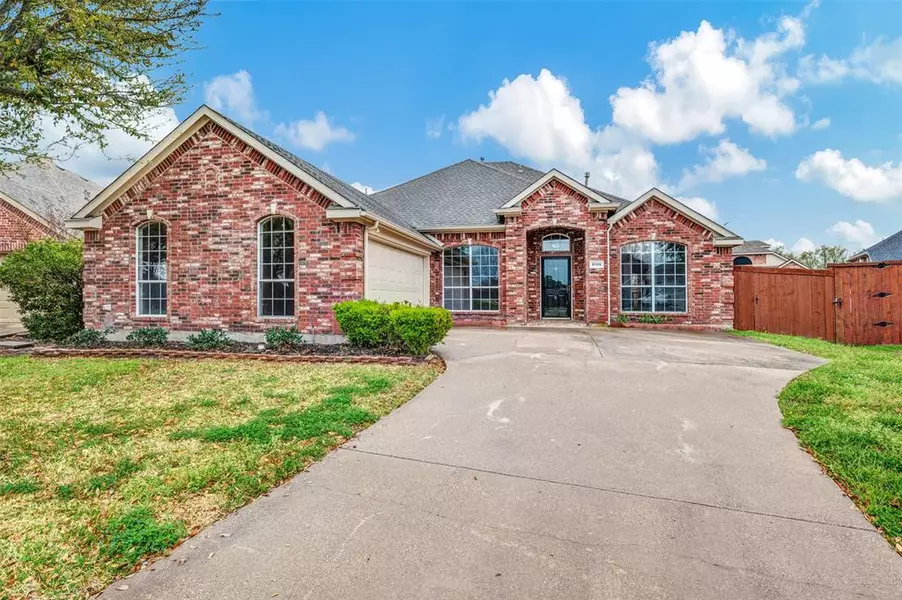 8105 Sawgrass Lane, Rowlett, TX 75089
