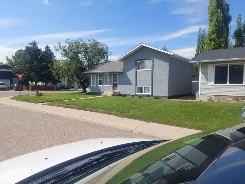 301 Spruce DR, Coalhurst, AB T0L0V0