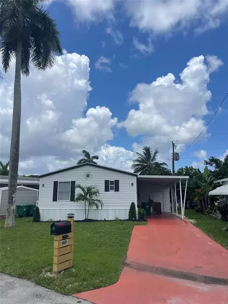 8681 SW 19th St, Davie, FL 33324