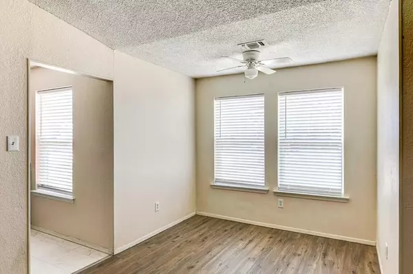 Kennedale, TX 76060,130 Oak Wood Lane