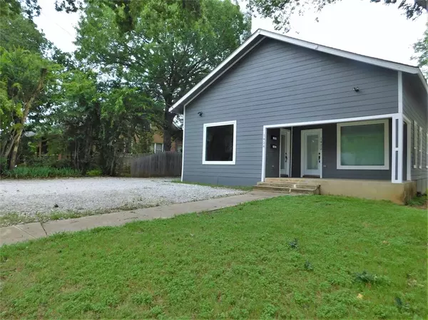 Denton, TX 76201,1422 N Locust Street