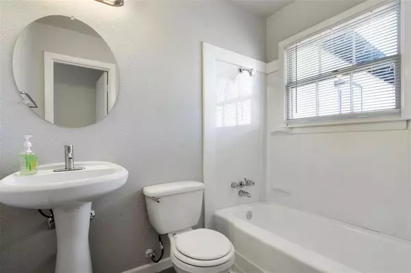 Fort Worth, TX 76115,1232 W Beddell Street