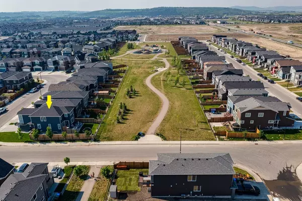 Calgary, AB T2X 4N8,109 Belmont Common SW